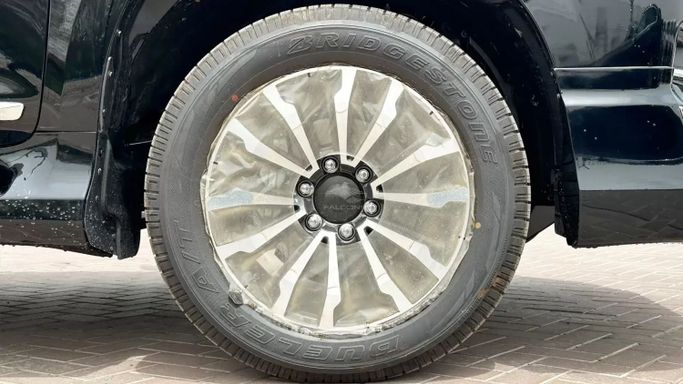Новый Toyota Land Cruiser Prado 150 Series Рестайлинг 3, 4.0 л, 2023 в Дубае от Falcons GT Motors FZCO Черный цвет. Other | AUTO.AE
