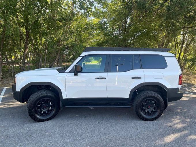 Used Toyota Land Cruiser 70 Series Facelift 2, 4.0 l, 2025 in Dubai by Best Time Motorcycles, White color. American Specs | AUTO.AE