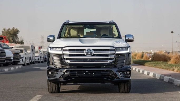 Новый Toyota Land Cruiser 300 Series, 4.0 л, 2025 в Дубае от Dresden Motors Черный цвет. GCC | AUTO.AE