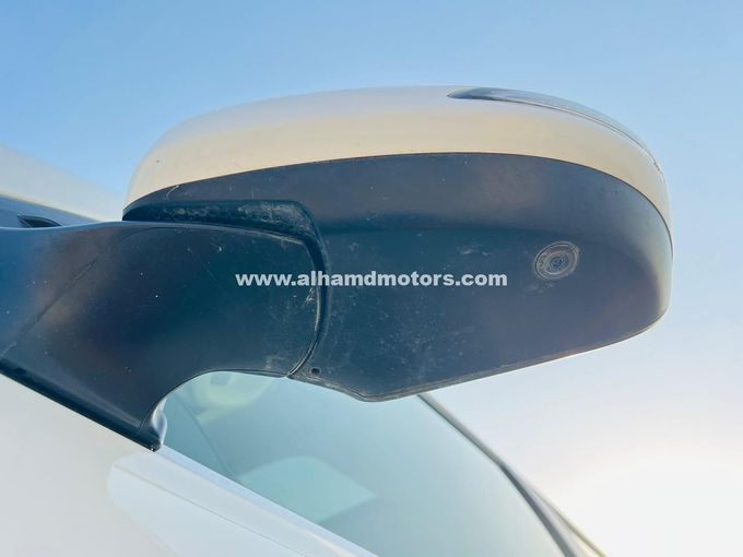 Used Toyota Land Cruiser 200 Series Facelift 2, 4.5 l, 2016 in Dubai by Alhamd Motors, White color. Other | AUTO.AE