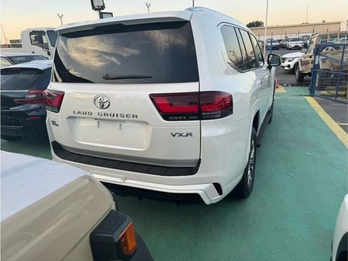 New Toyota Land Cruiser 300 Series, 3.3 l, 2024 in Dubai by Mohamed Hakim Motors, White color. GCC Specs | AUTO.AE