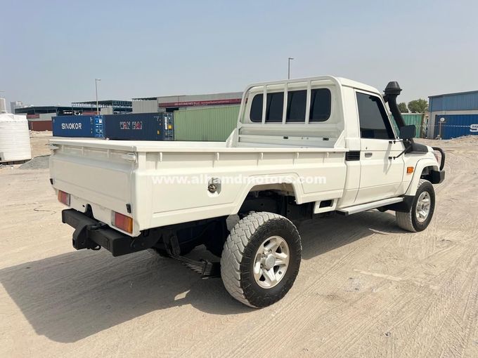 Used Toyota Land Cruiser 70 Series Facelift, 4.5 l, 2023 in Dubai by Alhamd Motors, White color. Other | AUTO.AE