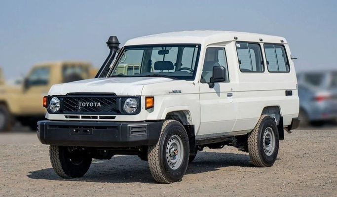 New Toyota Land Cruiser 70 Series Facelift 2, 4.5 l, 2023 in Dubai by Mohamed Hakim Motors, White color. GCC Specs | AUTO.AE