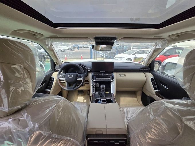 New Toyota Land Cruiser 300 Series, 4.0 l, 2025 in Dubai by Mohamed Hakim Motors, White color. GCC Specs | AUTO.AE