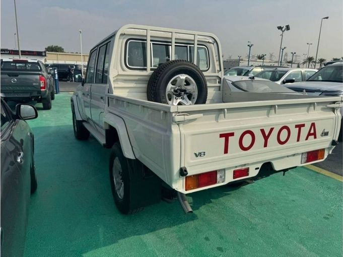 New Toyota Land Cruiser 70 Series Facelift, 4.5 l, 2023 in Dubai by Mohamed Hakim Motors, Beige color. GCC Specs | AUTO.AE