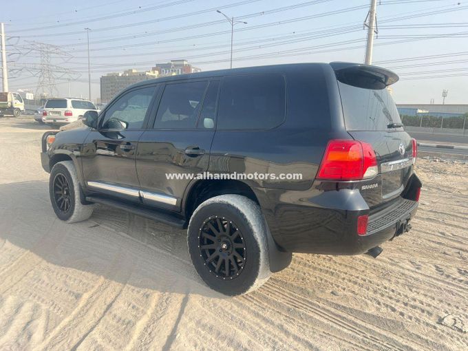 Подержанный Toyota Land Cruiser 200 Series Рестайлинг 1, 4.5 л, 2013 в Дубае от Alhamd Motors Черный цвет. Other | AUTO.AE