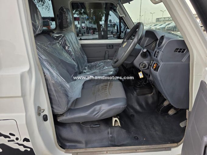 Used Toyota Land Cruiser 70 Series Facelift, 4.5 l, 2014 in Dubai by Alhamd Motors, White color. Other | AUTO.AE