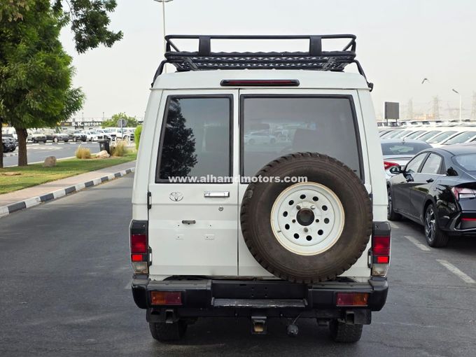 Used Toyota Land Cruiser 70 Series Facelift, 4.5 l, 2014 in Dubai by Alhamd Motors, White color. Other | AUTO.AE