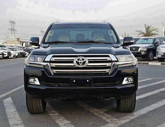 New Toyota Land Cruiser 200 Series Facelift 2, 4.0 l, 2019 in Dubai by SK Motors, Black color. GCC Specs | AUTO.AE