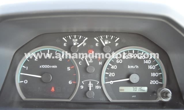 Подержанный Toyota Land Cruiser 70 Series Рестайлинг, 4.5 л, 2023 в Дубае от Alhamd Motors Белый цвет. Other | AUTO.AE