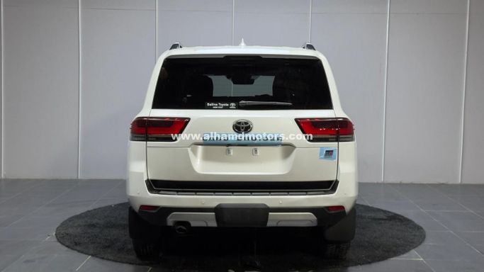 Подержанный Toyota Land Cruiser 300 Series, 3.3 л, 2022 в Дубае от Alhamd Motors Белый цвет. Other | AUTO.AE