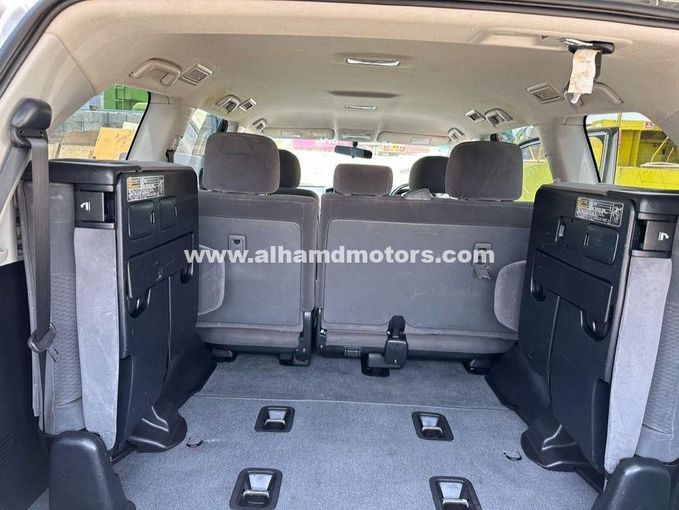 Подержанный Toyota Land Cruiser 200 Series Рестайлинг 2, 4.5 л, 2016 в Дубае от Alhamd Motors Серебристый цвет. Other | AUTO.AE