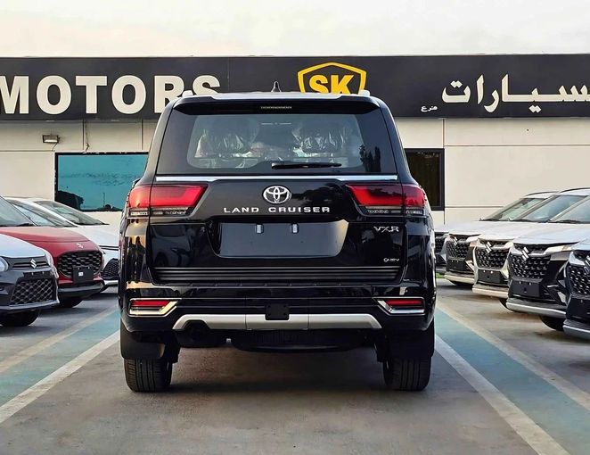 Новый Toyota Land Cruiser 300 Series, 3.4 л, 2025 в Дубае от SK Motors Черный цвет. GCC | AUTO.AE