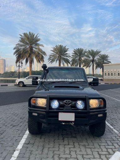 Used Toyota Land Cruiser 70 Series Facelift, 4.5 l, 2014 in Dubai by Alhamd Motors, Grey color. Other | AUTO.AE