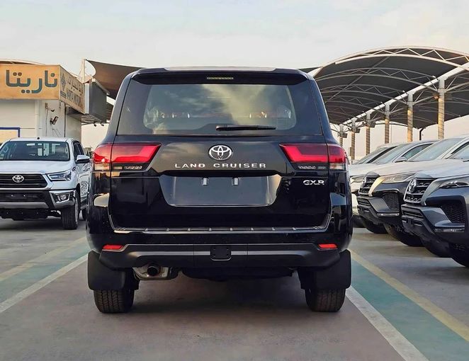 Новый Toyota Land Cruiser 300 Series, 4.0 л, 2024 в Дубае от SK Motors Черный цвет. GCC | AUTO.AE