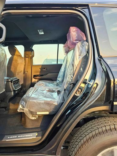 Новый Toyota Land Cruiser 300 Series, 3.4 л, 2025 в Дубае от SK Motors Черный цвет. GCC | AUTO.AE