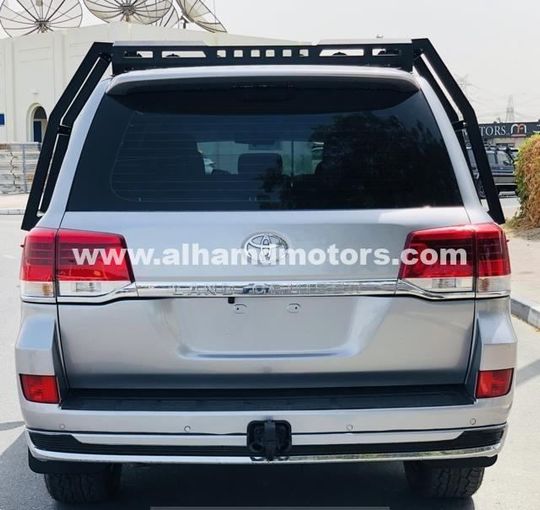 Used Toyota Land Cruiser 70 Series Facelift, 4.5 l, 2012 in Dubai by Alhamd Motors, Silver color. Other | AUTO.AE