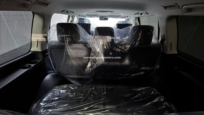 Used Toyota Land Cruiser 200 Series Facelift 2, 4.5 l, 2021 in Dubai by Alhamd Motors, White color. Other | AUTO.AE