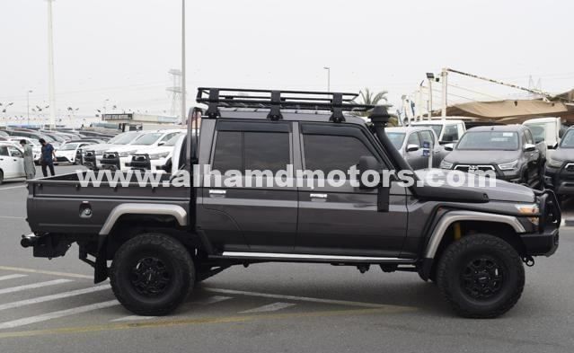 Used Toyota Land Cruiser 70 Series Facelift, 4.5 l, 2015 in Dubai by Alhamd Motors, Black color. Other | AUTO.AE