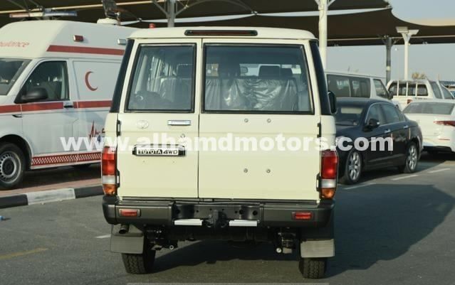 Новый Toyota Land Cruiser 70 Series Рестайлинг 2, 4.5 л, 2024 в Дубае от Alhamd Motors Белый цвет. Other | AUTO.AE