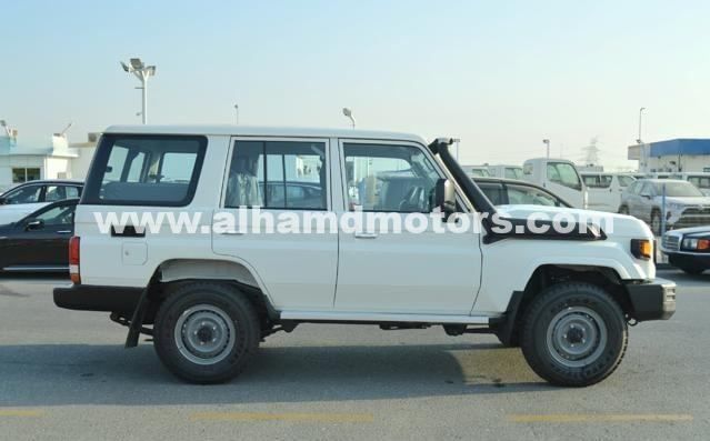 Новый Toyota Land Cruiser 70 Series Рестайлинг 2, 4.5 л, 2024 в Дубае от Alhamd Motors Белый цвет. Other | AUTO.AE