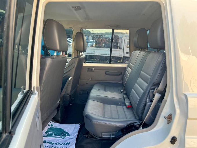 Подержанный Toyota Land Cruiser 200 Series, 4.5 л, 2011 в Дубае от Alhamd Motors Белый цвет. Other | AUTO.AE