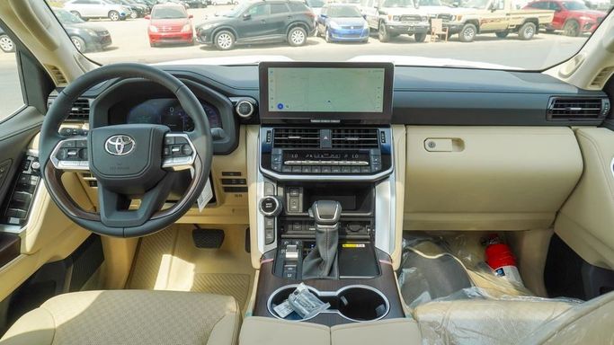 Новый Toyota Land Cruiser 300 Series, 4.0 л, 2025 в Дубае от Najem Motors Черный цвет. GCC | AUTO.AE