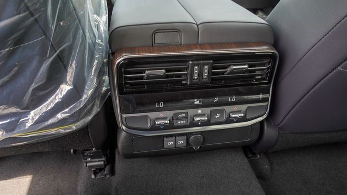 Новый Toyota Land Cruiser 300 Series, 4.0 л, 2025 в Дубае от Najem Motors Черный цвет. GCC | AUTO.AE