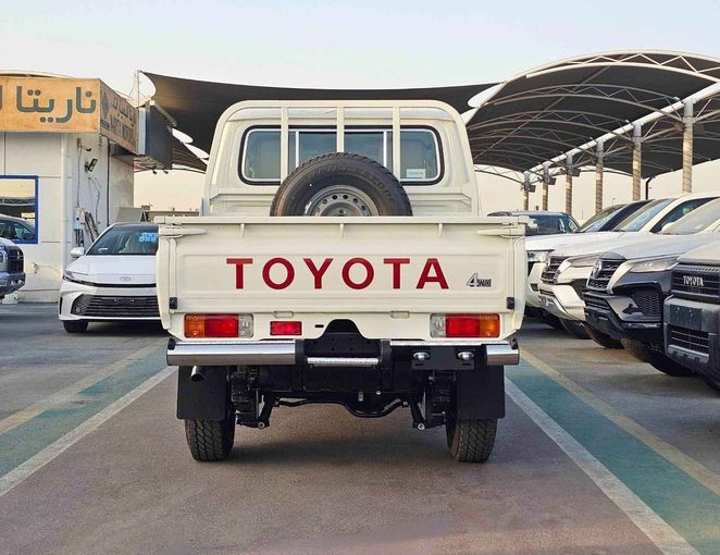 Новый Toyota Land Cruiser 70 Series Рестайлинг 2, 2.8 л, 2025 в Дубае от SK Motors Белый цвет. GCC | AUTO.AE