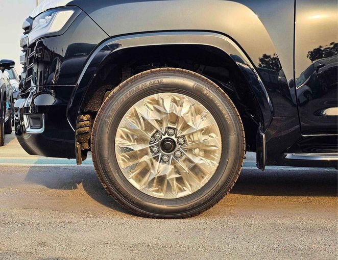 Новый Toyota Land Cruiser 300 Series, 3.4 л, 2025 в Дубае от SK Motors Черный цвет. GCC | AUTO.AE