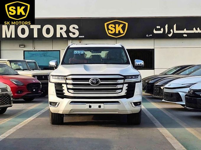 Новый Toyota Land Cruiser 300 Series, 3.3 л, 2022 в Дубае от SK Motors Белый цвет. GCC | AUTO.AE