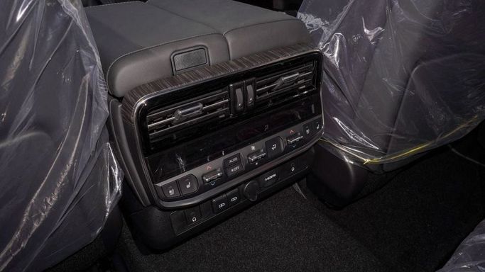 Новый Toyota Land Cruiser 300 Series, 3.3 л, 2025 в Дубае от Najem Motors Черный цвет. GCC | AUTO.AE