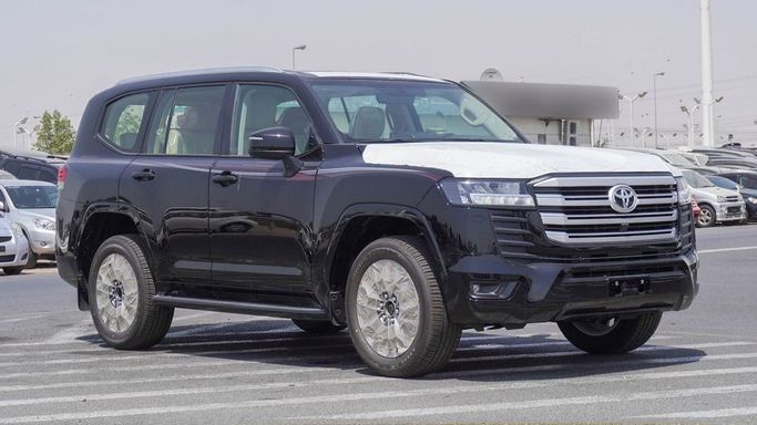 Новый Toyota Land Cruiser 300 Series, 4.0 л, 2025 в Дубае от Najem Motors Черный цвет. GCC | AUTO.AE
