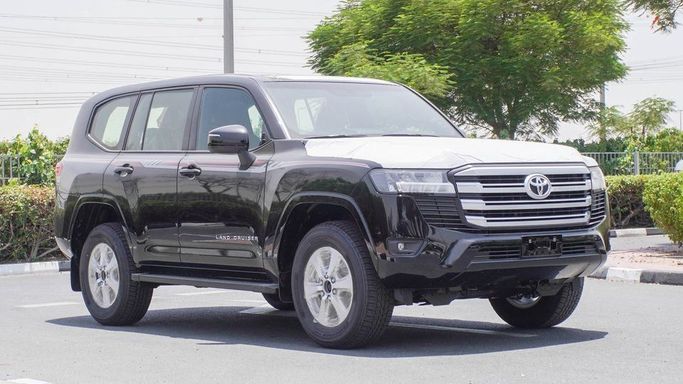 Новый Toyota Land Cruiser 300 Series, 3.4 л, 2025 в Дубае от Najem Motors Черный цвет. GCC | AUTO.AE