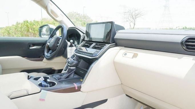 Новый Toyota Land Cruiser 300 Series, 4.0 л, 2025 в Дубае от Najem Motors Белый цвет. GCC | AUTO.AE