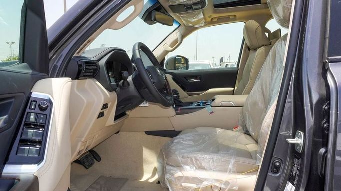 Новый Toyota Land Cruiser 300 Series, 3.4 л, 2025 в Дубае от Najem Motors Серый цвет. GCC | AUTO.AE