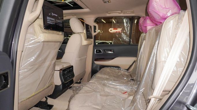 Новый Toyota Land Cruiser 300 Series, 3.4 л, 2025 в Дубае от Najem Motors Серый цвет. GCC | AUTO.AE