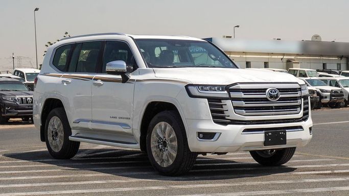 Новый Toyota Land Cruiser 300 Series, 3.4 л, 2025 в Дубае от Najem Motors Белый цвет. GCC | AUTO.AE