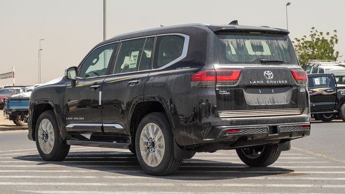 Новый Toyota Land Cruiser 300 Series, 3.4 л, 2025 в Дубае от Najem Motors Черный цвет. GCC | AUTO.AE