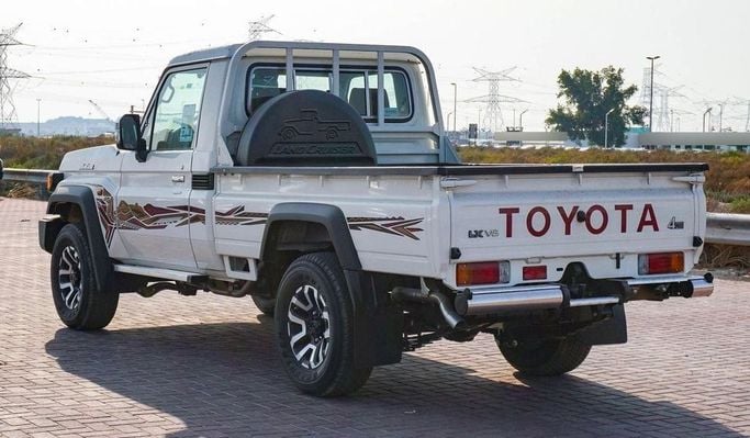 New Toyota Land Cruiser 70 Series Facelift 2, 4.0 l, 2025 in Dubai by Najem Motors, White color. GCC Specs | AUTO.AE