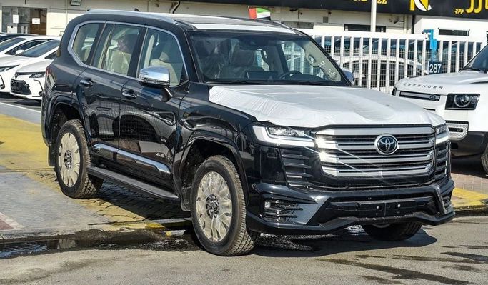Новый Toyota Land Cruiser 300 Series, 4.0 л, 2024 в Дубае от Najem Motors Черный цвет. GCC | AUTO.AE