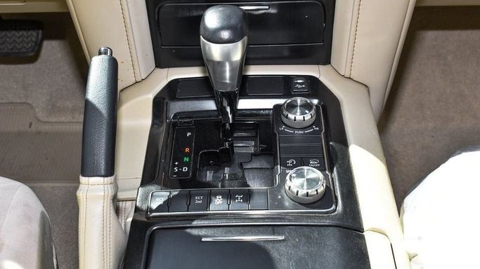 New Toyota Land Cruiser 200 Series Facelift 2, 4.0 l, 2021 in Dubai by Najem Motors, White color. GCC Specs | AUTO.AE
