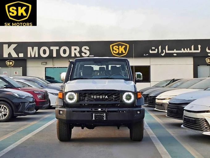 Новый Toyota Land Cruiser 70 Series Рестайлинг 2, 2.8 л, 2025 в Дубае от SK Motors Черный цвет. GCC | AUTO.AE