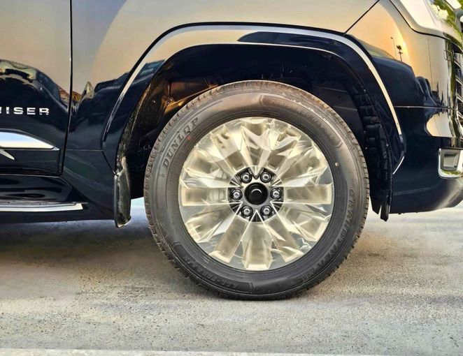Новый Toyota Land Cruiser 300 Series, 4.0 л, 2025 в Дубае от SK Motors Черный цвет. Other | AUTO.AE