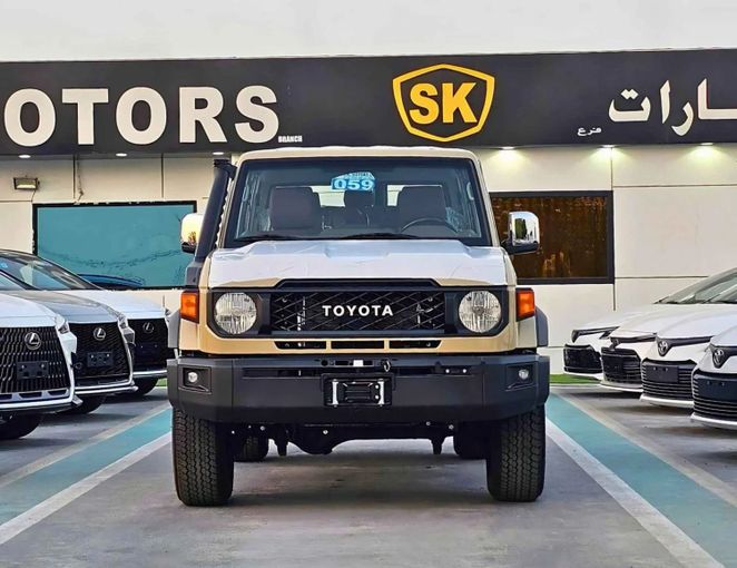 Новый Toyota Land Cruiser 70 Series Рестайлинг 2, 4.0 л, 2025 в Дубае от SK Motors Бежевый цвет. Other | AUTO.AE