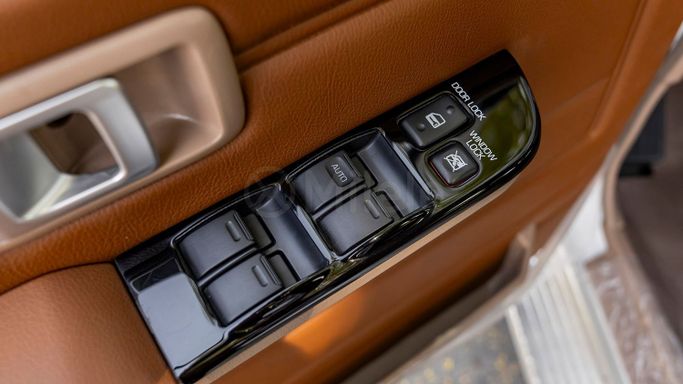 Новый Toyota Land Cruiser 70 Series Рестайлинг 2, 2.8 л, 2025 в Дубае от Milele Серебристый цвет. Other | AUTO.AE