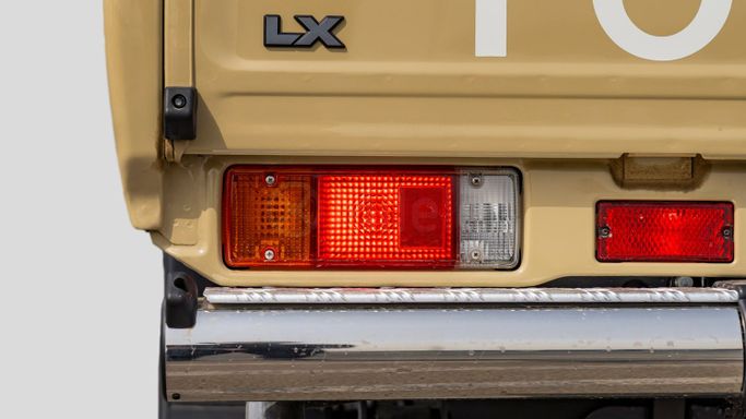 Новый Toyota Land Cruiser 70 Series Рестайлинг 2, 4.5 л, 2025 в Дубае от Milele Бежевый цвет. Other | AUTO.AE