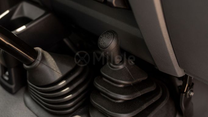 Новый Toyota Land Cruiser 70 Series Рестайлинг 2, 4.0 л, 2025 в Дубае от Milele Белый цвет. Other | AUTO.AE