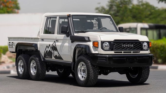Новый Toyota Land Cruiser 70 Series Рестайлинг 2, 4.5 л, 2025 в Дубае от Milele Белый цвет. Other | AUTO.AE