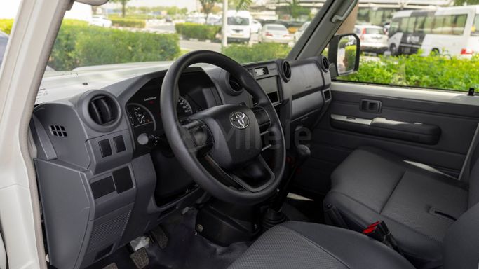 Новый Toyota Land Cruiser 70 Series Рестайлинг 2, 4.5 л, 2025 в Дубае от Milele Белый цвет. Other | AUTO.AE